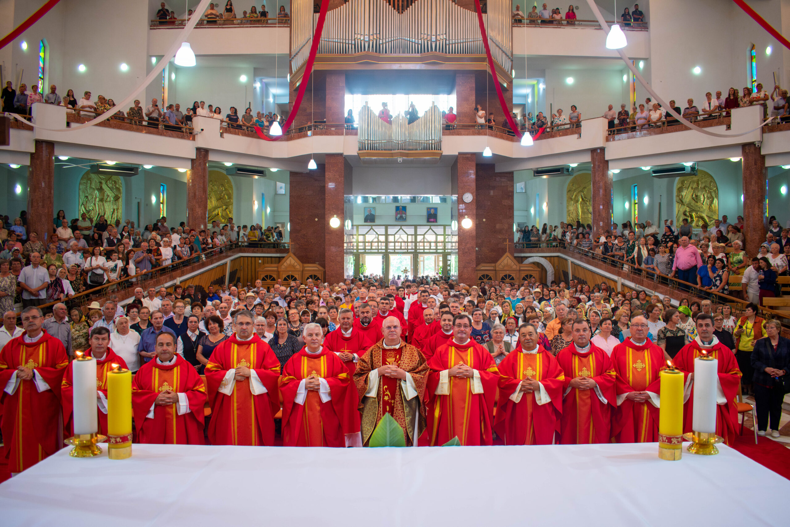 You are currently viewing Hramul bisericii „Sfinții Apostoli Petru și Paul”, Bacău – 29.06.2025