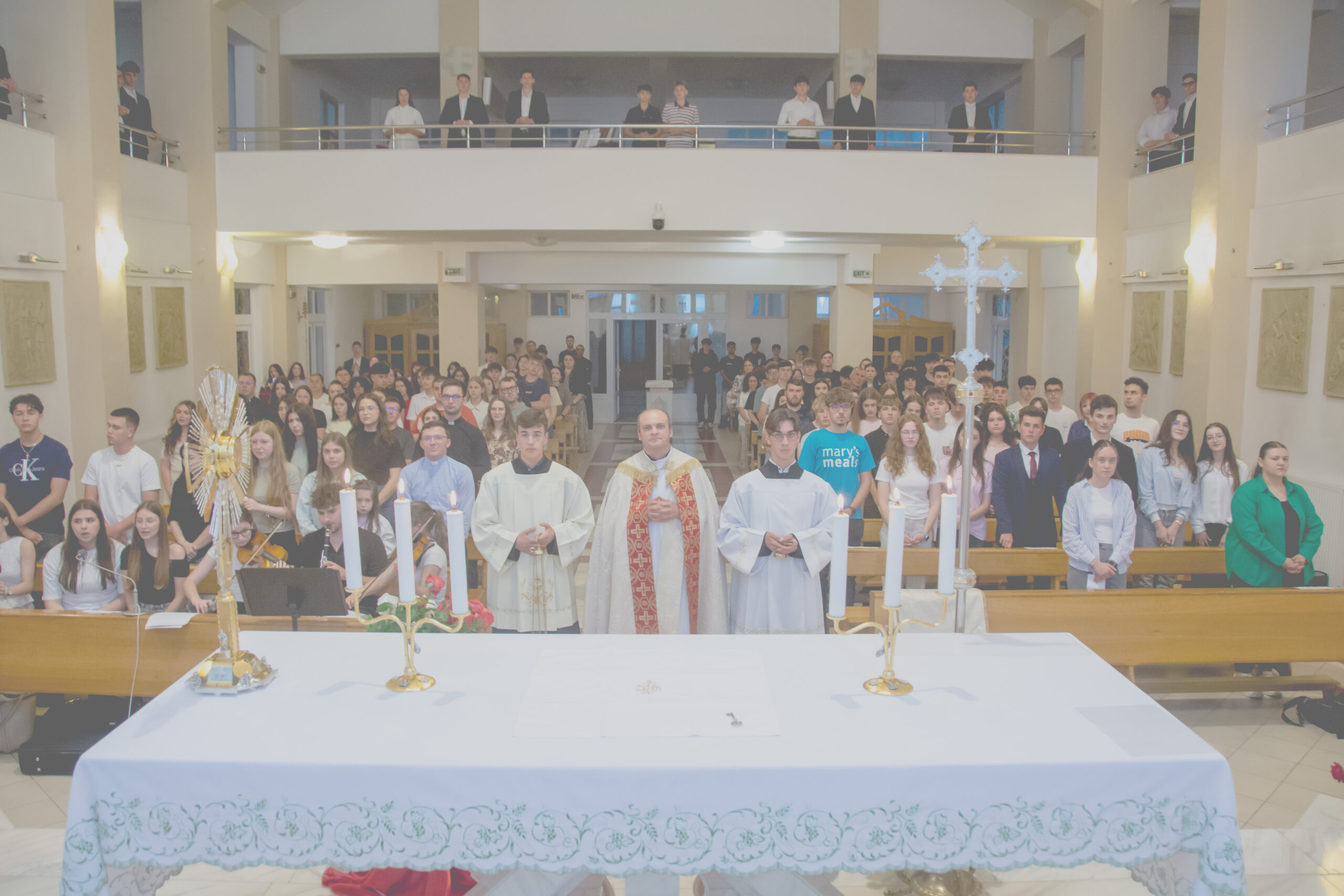 You are currently viewing Adorația lunară împreună cu tinerii din Decanatul de Bacău-Centru – 16.06.2026